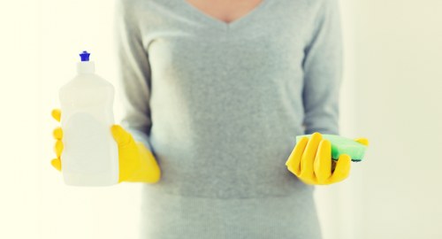 Local cleaners preparing a Tjohnswood office for move in